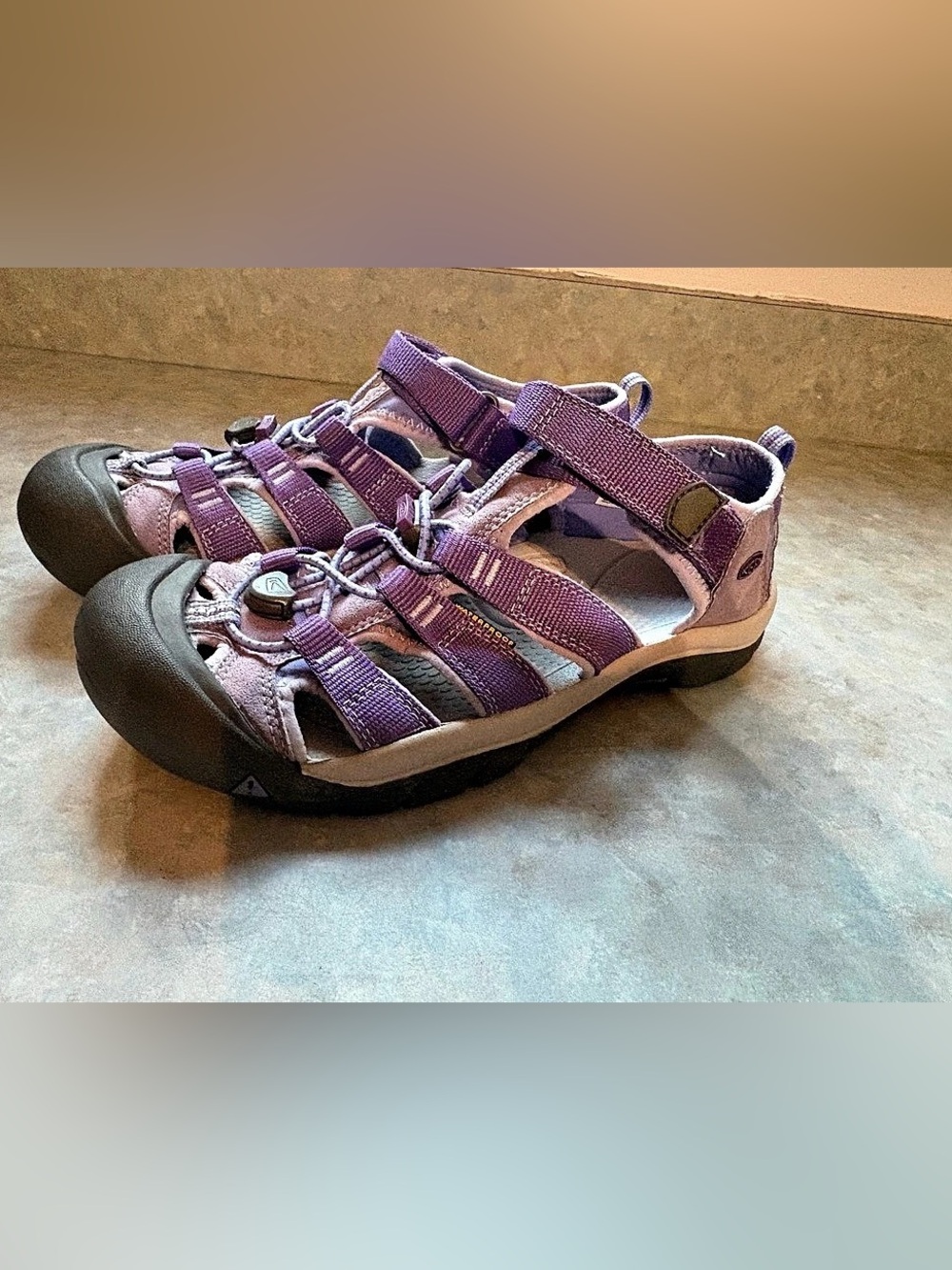 KEEN Whisper Waterproof Hiking Sandal Waterproof Sandals in women’s US 7